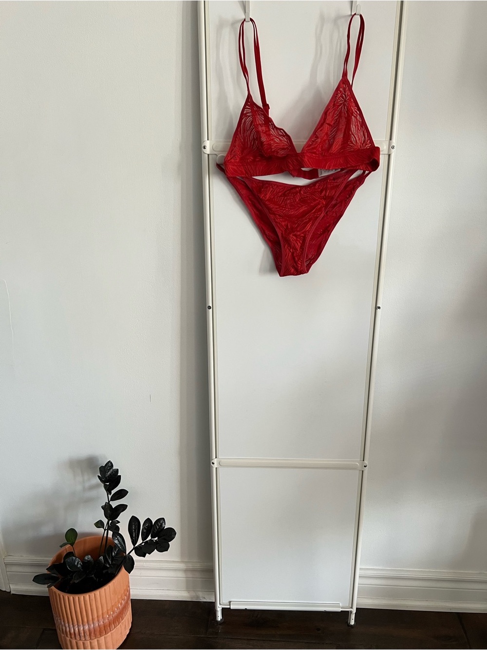 Calvin Klein Red Jazzberry Marquisette Lace Set of Bralette & Panty ♥️